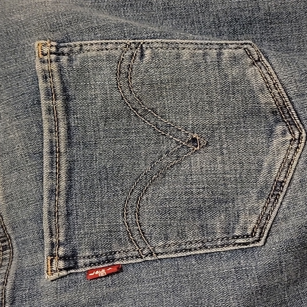NWT: Levi's Classic Straight Distressed Jeans - Picture 7 of 11